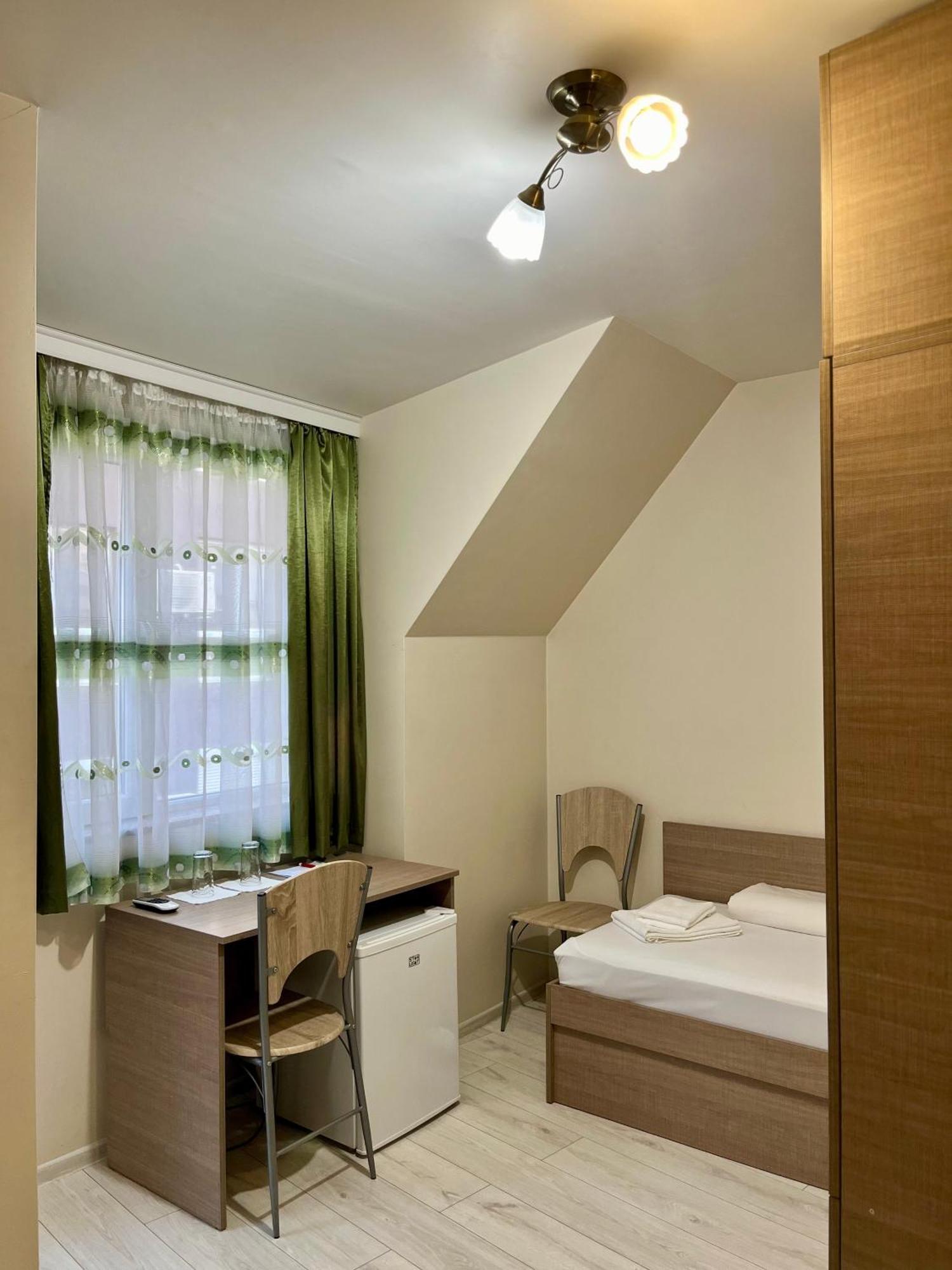 Хостел Атлас - Hostel Atlas Blagoevgrad Bagian luar foto
