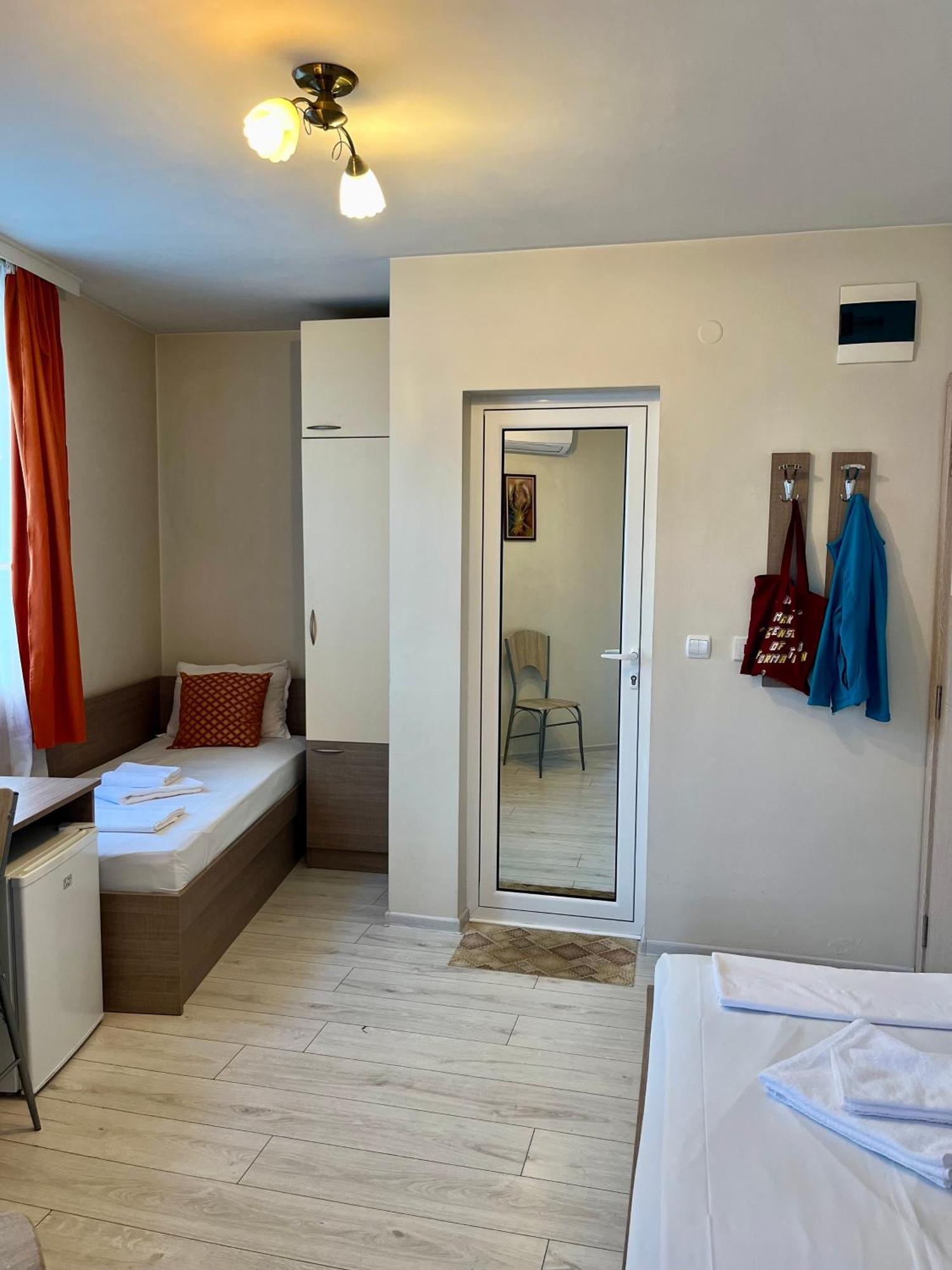Хостел Атлас - Hostel Atlas Blagoevgrad Bagian luar foto
